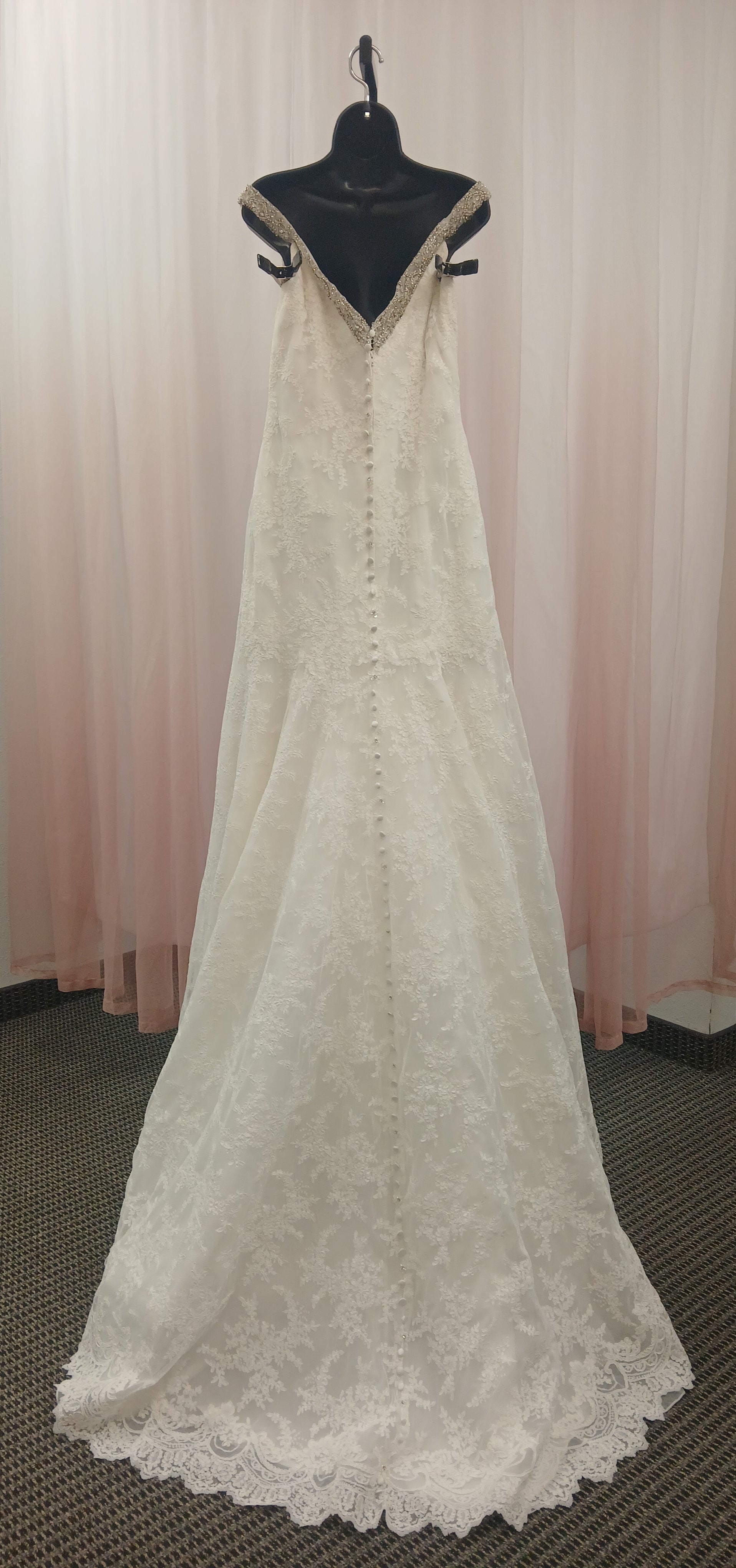 Allure Bridals 9111 | Izzy's Formals Allure Bridals 9111 | Izzy's Formals
